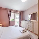 Sisi's Apartments-tirana Center * Tirana
