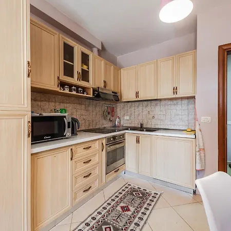 Sisi's Apartments-tirana Center * Tirana