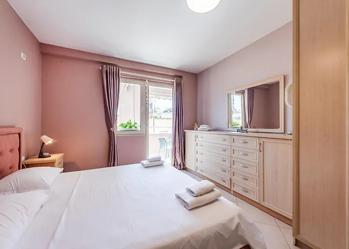 Sisi's Apartments-tirana Center * Tirana