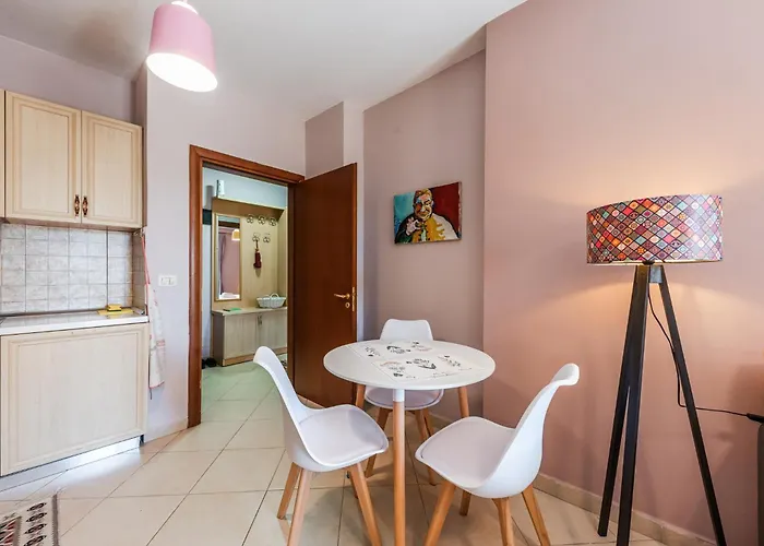 Sisi's Apartments-tirana Center Lägenhet