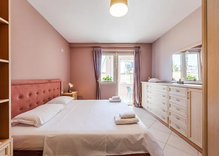 Lägenhet Sisi's Apartments-tirana Center