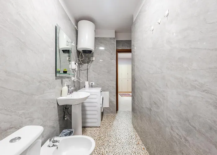 Sisi's Apartments-tirana Center Lägenhet *